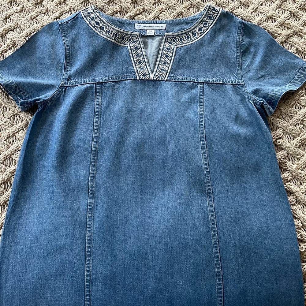 Southern Tide 100% Tencel Holly Embroidered Chambray Light Indigo Dress Size XS - Picture 8 of 16